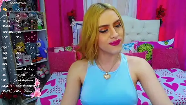 Snapshot of golden_girl01 chatting on 05-30-26, 08:39 golden girl01 online show from 05-30-26, 08:39