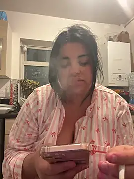 Snapshot of Curvybabesxxo chatting on 02-16-26, 03:57 Curvybabesxxo online show from 02-16-26, 03:57