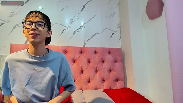 Snapshot of double_temptation2 chatting on 12-19-25, 09:22 double temptation2 online show from 12-19-25, 09:22