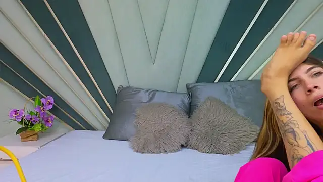 DulceeEsmeralda online show from 03-04-26, 01:50