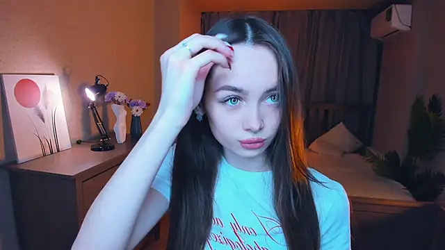 Snapshot of YvonneRobes chatting on 01-16-26, 07:29 YvonneRobes online show from 01-16-26, 07:29