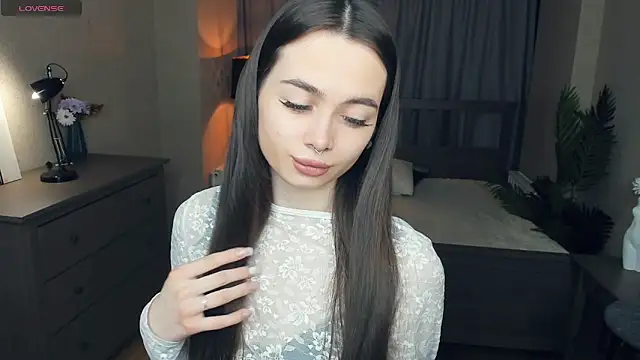 Snapshot of YvonneRobes chatting on 02-14-26, 07:32 YvonneRobes online show from 02-14-26, 07:32