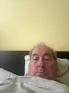 Snapshot of csikar chatting on 06-24-26, 04:33 csikar online show from 06-24-26, 04:33