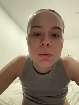 Nicole Loving online show from 12-17-25, 09:54