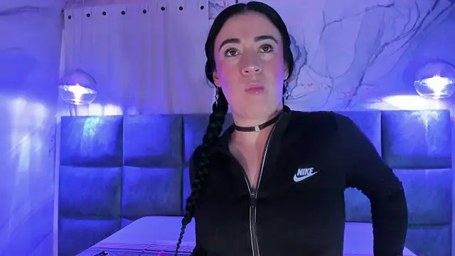 Victoria01  online show from 02-06-26, 03:11