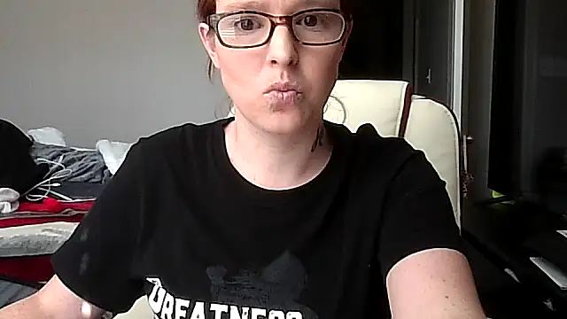 Snapshot of redremmi chatting on 02-26-26, 06:40 redremmi online show from 02-26-26, 06:40