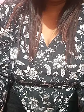 Snapshot of Sexy_doctor72 chatting on 12-21-25, 04:47 Sexy doctor72 online show from 12-21-25, 04:47