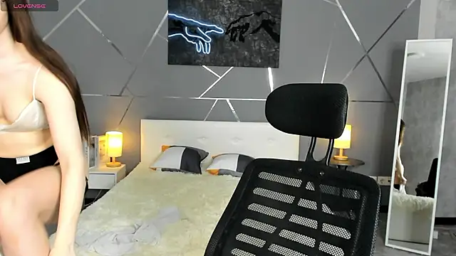 miss  evelyne online show from 01-15-26, 01:21