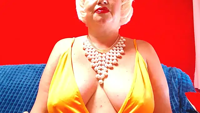 Snapshot of NaughtyMILF4UX chatting on 07-11-26, 03:20 NaughtyMILF4UX online show from 07-11-26, 03:20