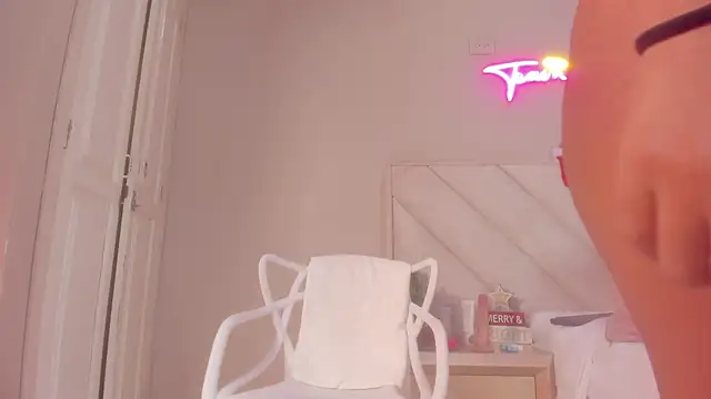  emily  st online show from 12-22-25, 04:15