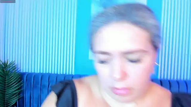 Snapshot of dahianeconnor chatting on 06-20-26, 11:57 dahianeconnor online show from 06-20-26, 11:57