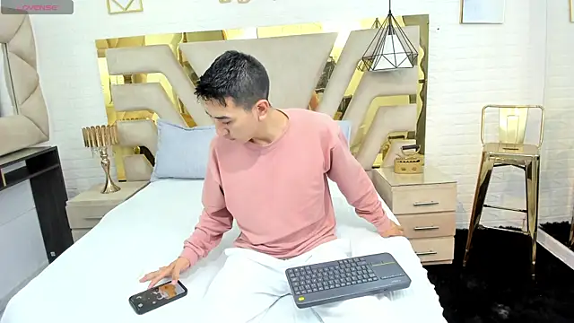 Snapshot of matias_jeong chatting on 12-18-25, 07:42 matias jeong online show from 12-18-25, 07:42