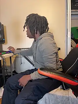 Snapshot of YourLittleBoyfriend chatting on 02-25-26, 04:05 YourLittleBoyfriend online show from 02-25-26, 04:05