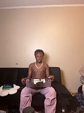 YourLittleBoyfriend online show from 05-18-26, 01:24