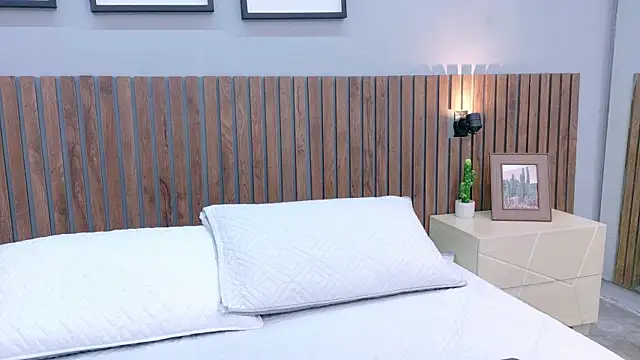 Mia Bellefort online show from 04-06-26, 08:43