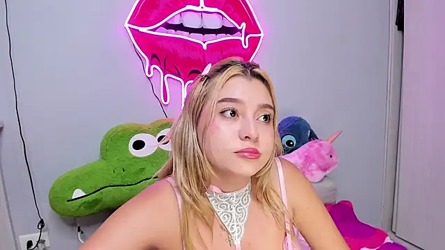 Snapshot of AndyxSmith chatting on 12-23-25, 05:49 AndyxSmith online show from 12-23-25, 05:49