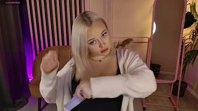 baby crazy love online show from 12-20-25, 01:07