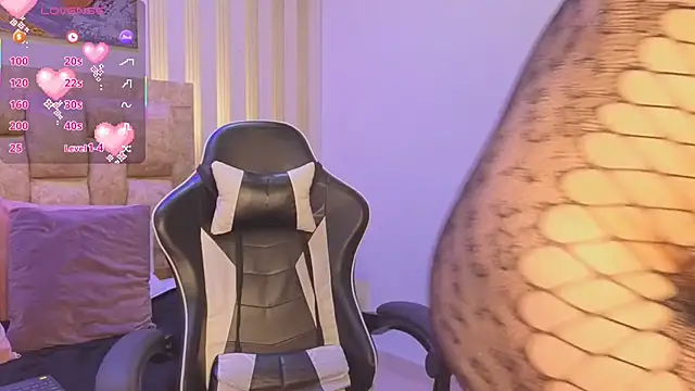 Snapshot of persefone_sky chatting on 02-22-26, 03:40 persefone sky online show from 02-22-26, 03:40