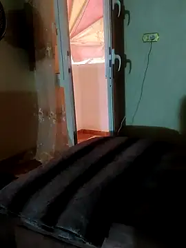 Snapshot of MissLahffa21 chatting on 02-20-26, 09:43 MissLahffa21 online show from 02-20-26, 09:43