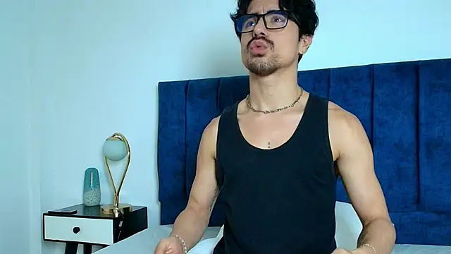 Ethan Briggs online show from 12-19-25, 05:25