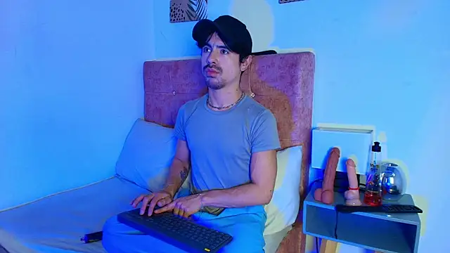 Ethan Briggs online show from 01-07-26, 03:42