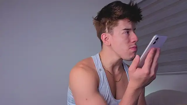 maxxcooper1 online show from 12-19-25, 04:41