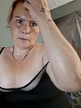 Snapshot of Goddessalizeee chatting on 06-15-26, 02:25 Goddessalizeee online show from 06-15-26, 02:25