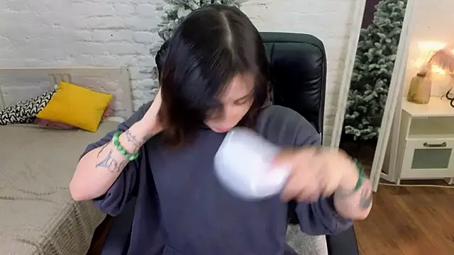 Snapshot of Marsy_xx chatting on 02-03-26, 12:43 Marsy xx online show from 02-03-26, 12:43