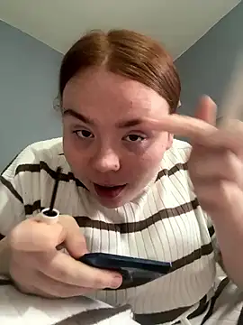 Snapshot of AnnieAinsx chatting on 01-19-26, 11:36 AnnieAinsx online show from 01-19-26, 11:36