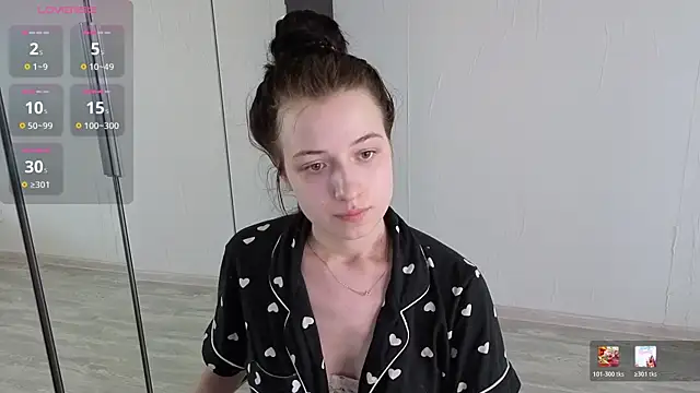 Snapshot of AlicePowells chatting on 07-09-26, 11:03 AlicePowells online show from 07-09-26, 11:03
