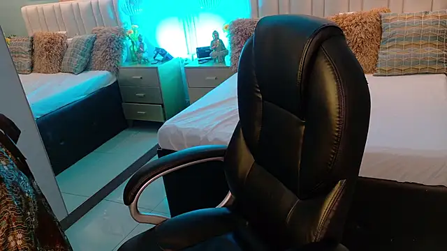 danielamilles online show from 02-24-26, 04:43