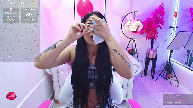 Carolina cherry online show from 02-09-26, 11:58