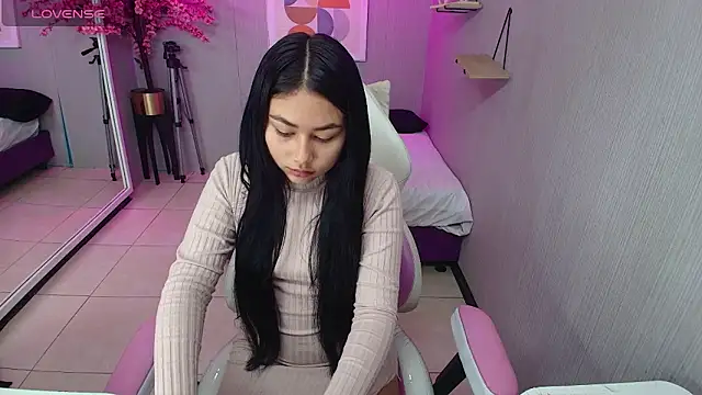 Carolina cherry online show from 03-12-26, 12:22