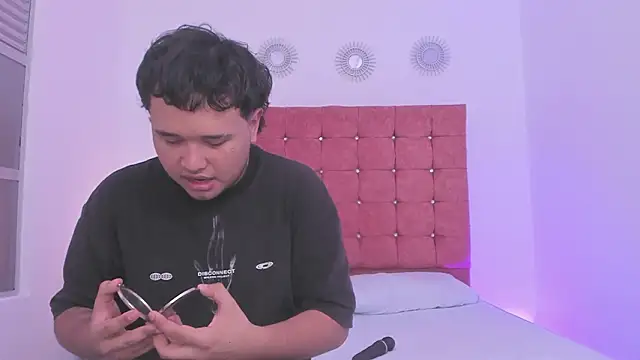 Beele and Evie online show from 02-04-26, 07:53