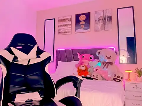 Snapshot of back_thomson chatting on 02-23-26, 09:45 back thomson online show from 02-23-26, 09:45