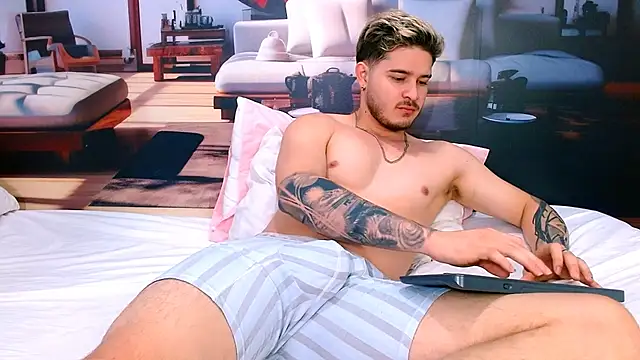 RayanLynxx online show from 01-13-26, 07:52