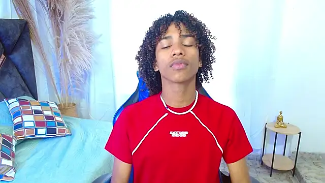 angelll18  online show from 12-22-25, 08:17