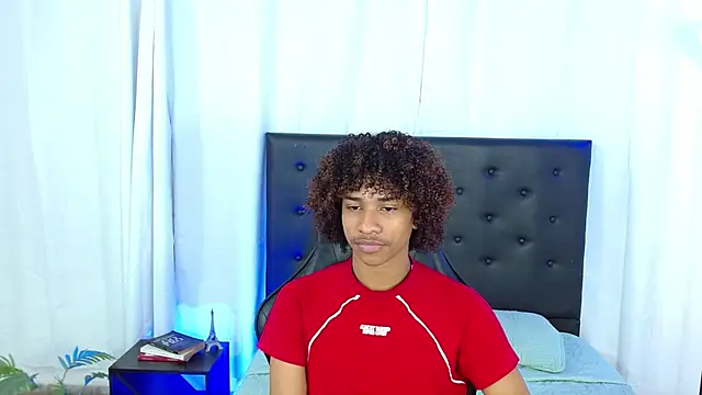 angelll18  online show from 02-25-26, 08:18