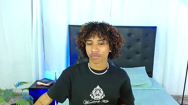 angelll18  online show from 02-26-26, 09:36