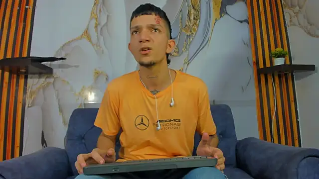 Straight Guy22 online show from 12-18-25, 04:07