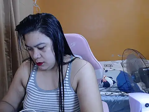 Snapshot of ur_hotsexymaria chatting on 02-23-26, 11:46 ur hotsexymaria online show from 02-23-26, 11:46