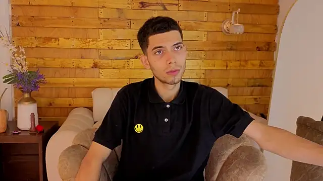 prettyboyy 13 online show from 01-12-26, 08:14