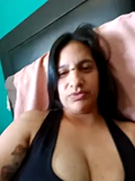 Snapshot of julietaloovee chatting on 12-17-25, 07:31 julietaloovee online show from 12-17-25, 07:31