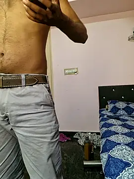 Snapshot of suhxil79 chatting on 03-29-26, 06:46 suhxil79 online show from 03-29-26, 06:46