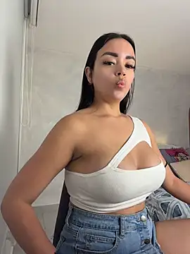 Snapshot of SamVega chatting on 05-24-26, 01:32 SamVega online show from 05-24-26, 01:32