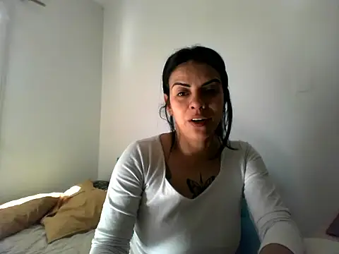 Snapshot of luluclark69 chatting on 07-09-26, 04:44 luluclark69 online show from 07-09-26, 04:44