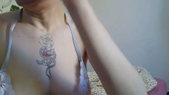 Snapshot of anngelle chatting on 04-23-26, 06:47 anngelle online show from 04-23-26, 06:47