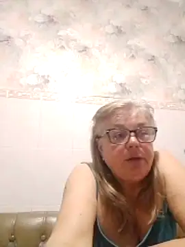 Snapshot of LinaLight88 chatting on 05-14-26, 08:59 LinaLight88 online show from 05-14-26, 08:59