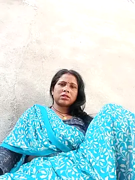 Snapshot of Shreya_pandit chatting on 04-28-26, 02:27 Shreya pandit online show from 04-28-26, 02:27