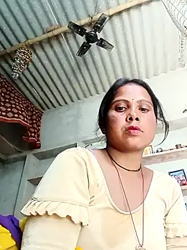 Snapshot of Shreya_pandit chatting on 05-22-26, 07:26 Shreya pandit online show from 05-22-26, 07:26